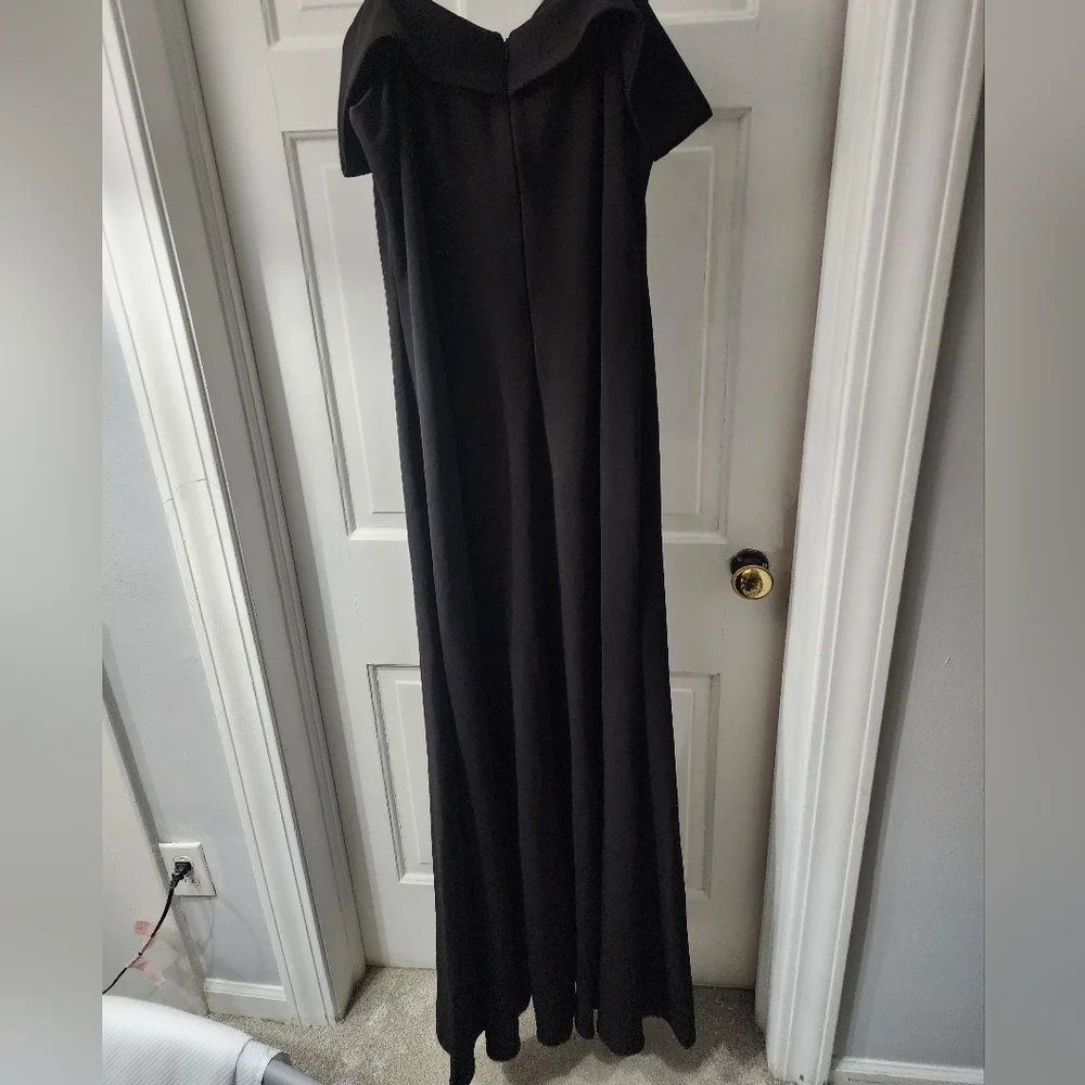 Black Floor Length Gown (Worn Once!) - Picture 5 of 7